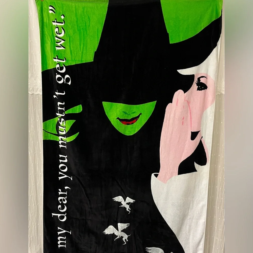 HTF Broadway Musical “WICKED” BeachTowel & Special Ed. People Magazine 1/26